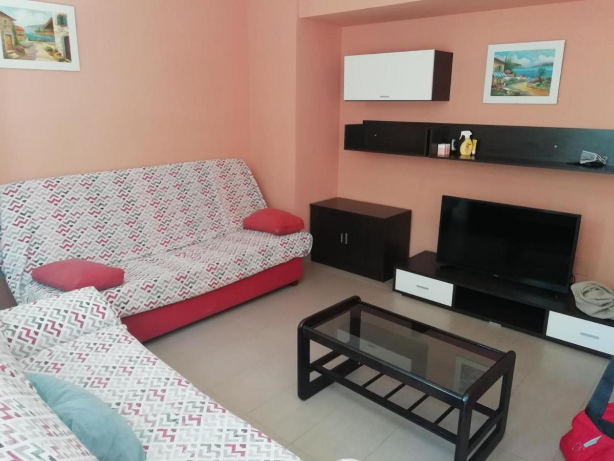 En Apartment *
